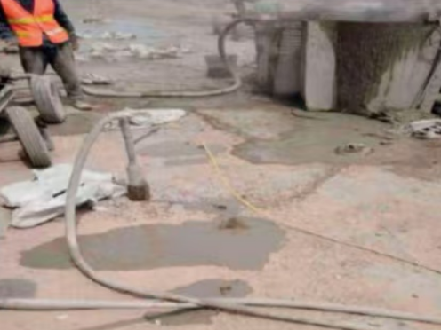 库车水泥混凝土路面板底注浆技术 路面脱空注浆整治方案